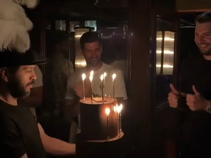 东契奇庆祝27岁生日！德约科维奇到场意义重大 他被卢卡称为GOAT