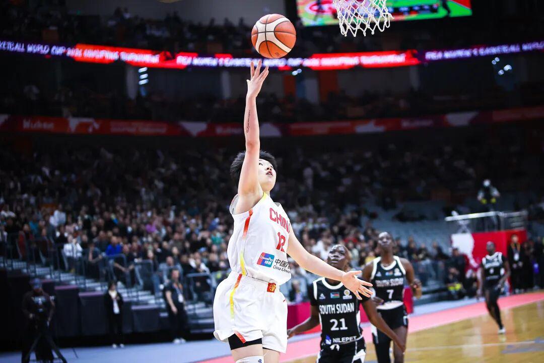 华体会中国-湖北选手陈玉婕得分上双！中国女篮距世界杯仅一步之遥